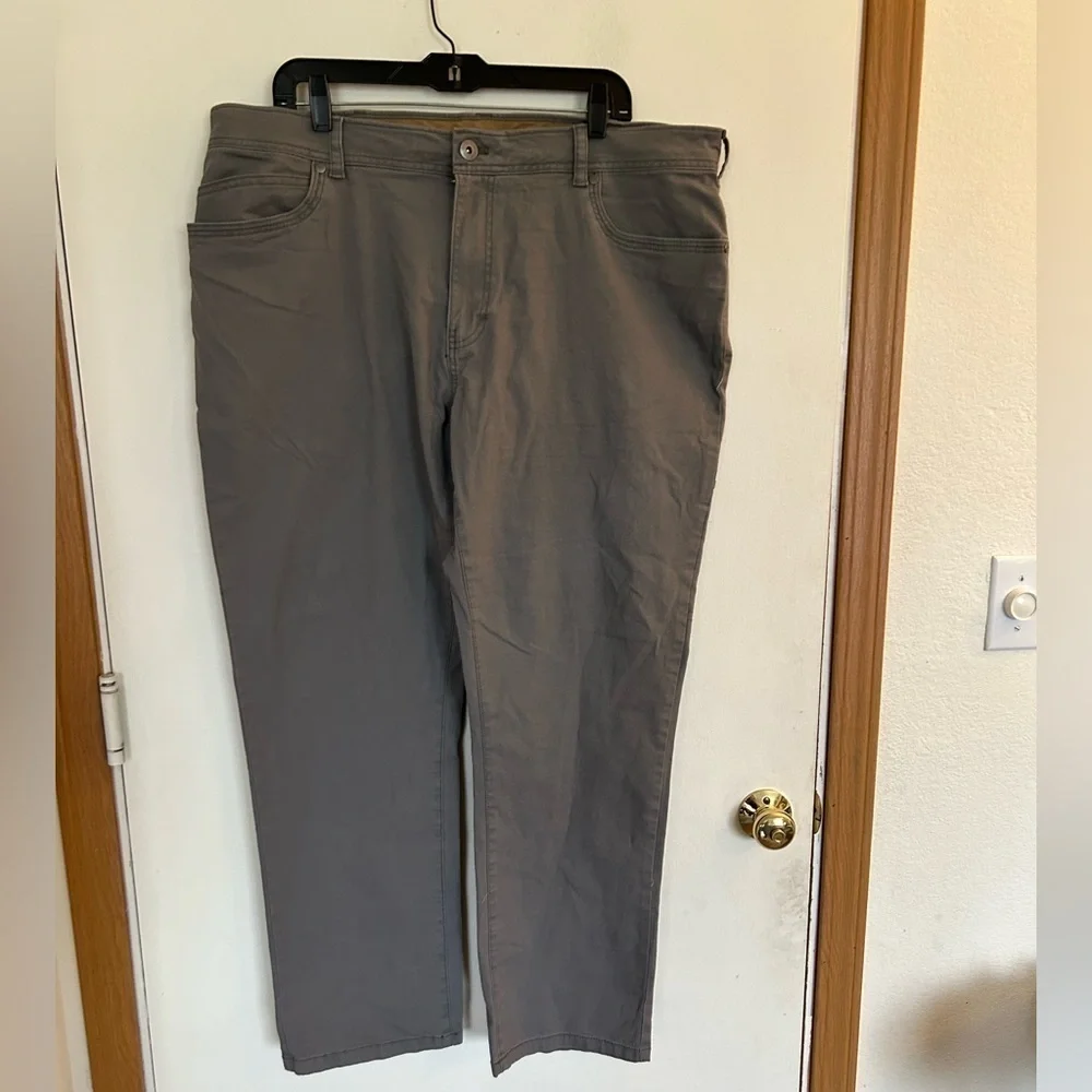 G.H. BASS & CO. 40W 30L Gray Cargo Pants